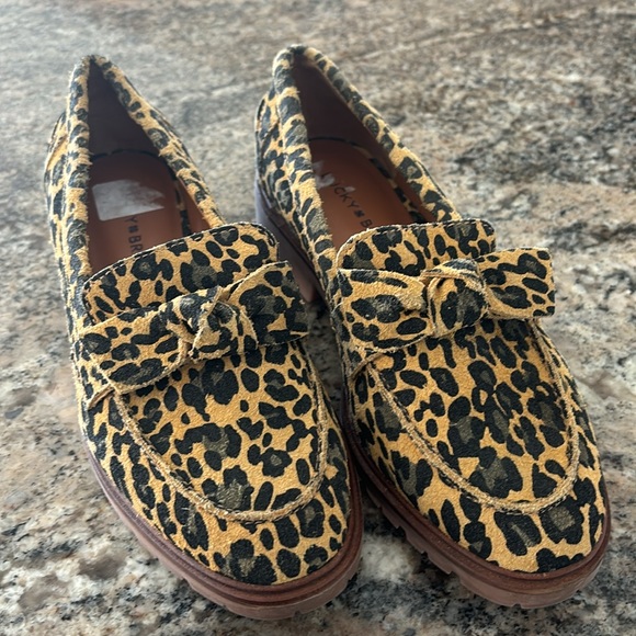 NWOB Lucky Cheetah Loafers. Size 6. Leather upper - Picture 4 of 5